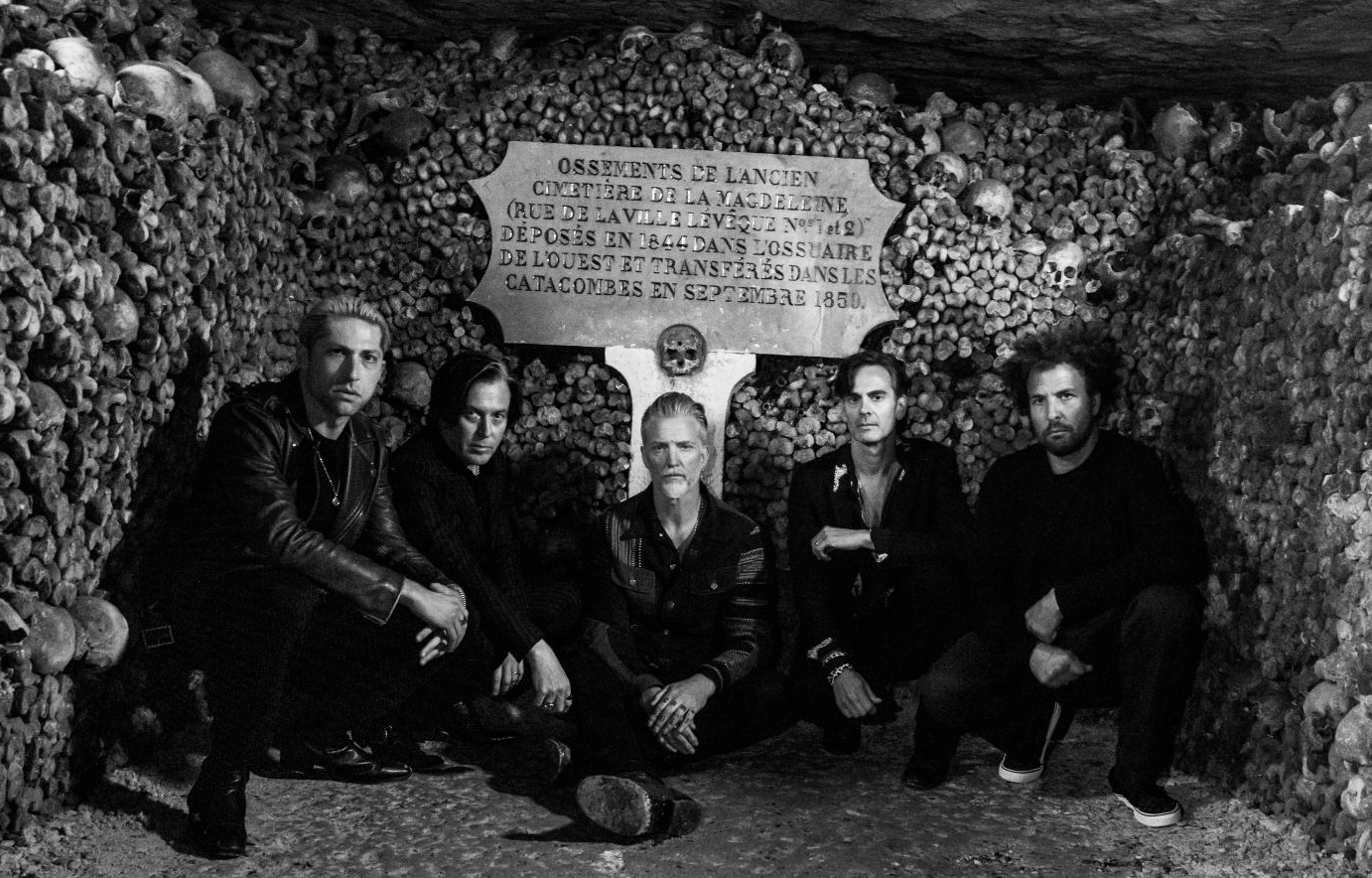 queens of the stone age película catacumbas parís